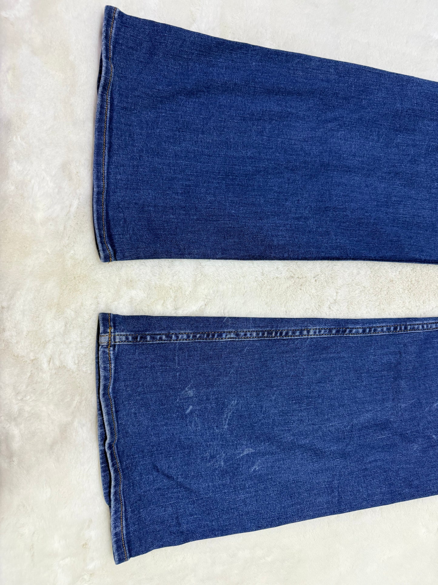Hudson Size 32 Length 34.5" Signature Bootcut